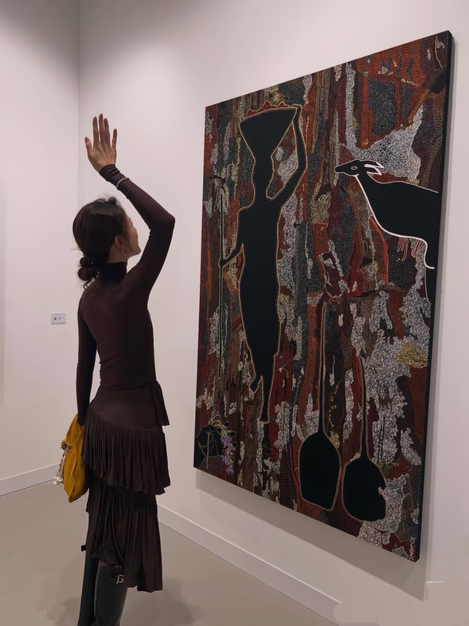 有很多展览, 嫁给刘强东, 也逐渐生出